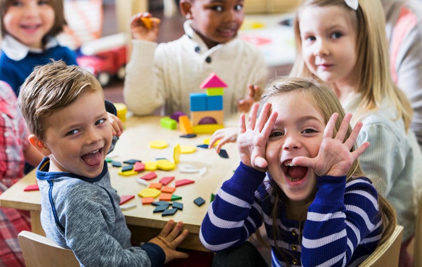 Kinder spielen in der Kita. Kinder spielen in der Kita.