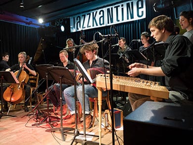 Das Volksmusikensemble Alpinis in concert.