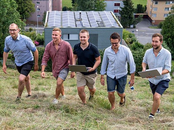 Die Jungingenieure von zevvy wollen Solaranlagen auf dem Dach rentabler machen.