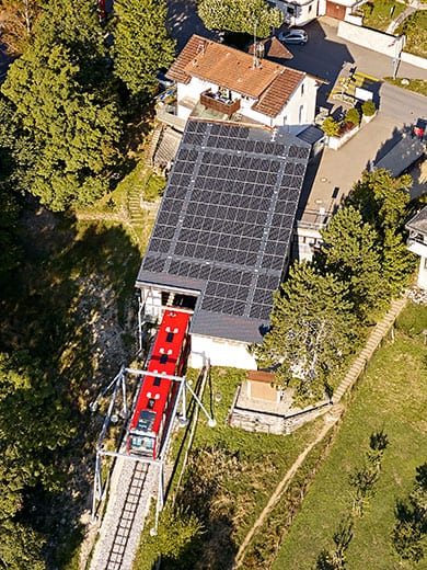 Standseilbahn Magglingen mit Photovoltaik-Dach Standseilbahn Magglingen mit Photovoltaik-Dach